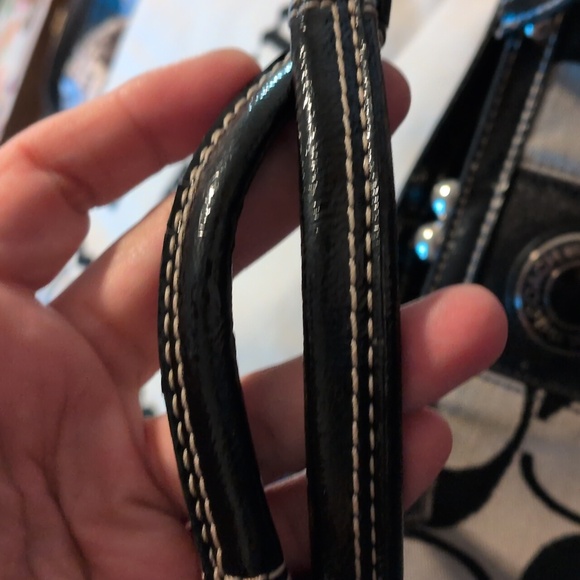 Coach Signature Black/Grey Carry All Satchel W Kisslock middle - Picture 8 of 15